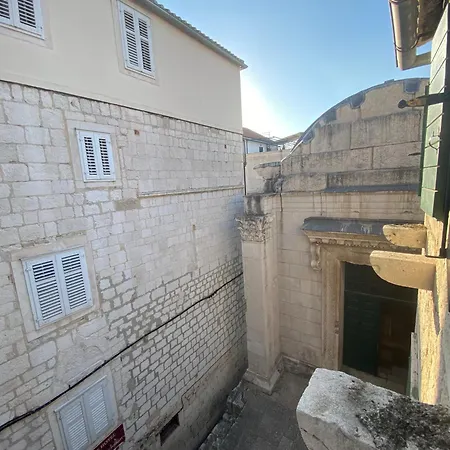 בית הארחה Base ספליט