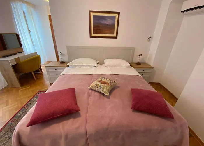 Guest house Base Split