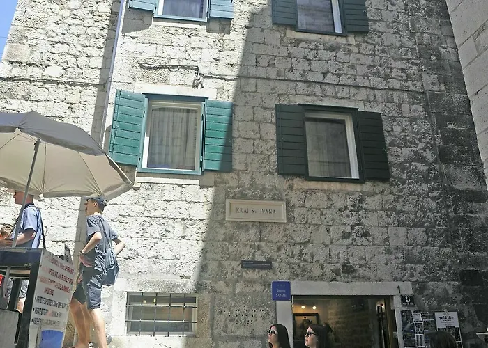 Base بيت ضيافة 3*