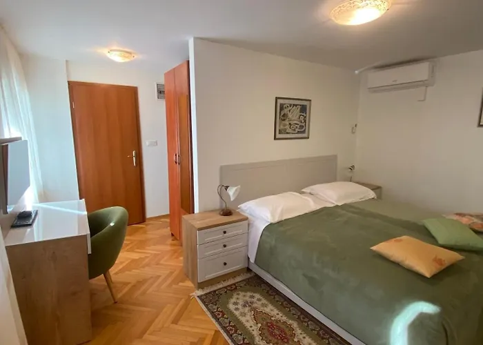 Base Pensjonat Split